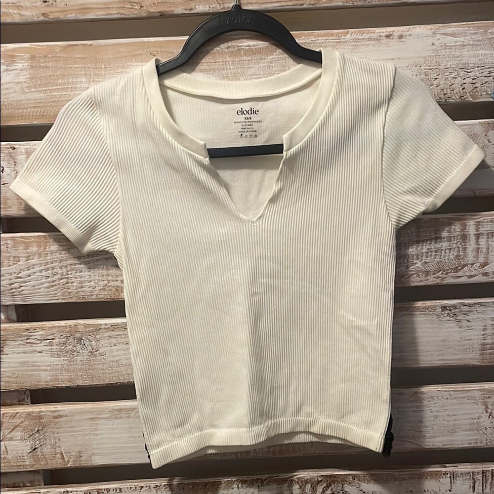 🔥🔥 (3/$20) 
Elodie Cream Fitted Ribbed Short Sleeve V Neck Tee XS